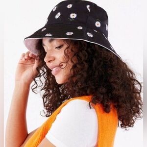 Alice & Olivia Bucket Hat - NWT